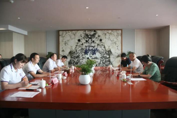 草堂科技产业园发展中心主任罗辉一行到访350vip8888新葡的京集团股份