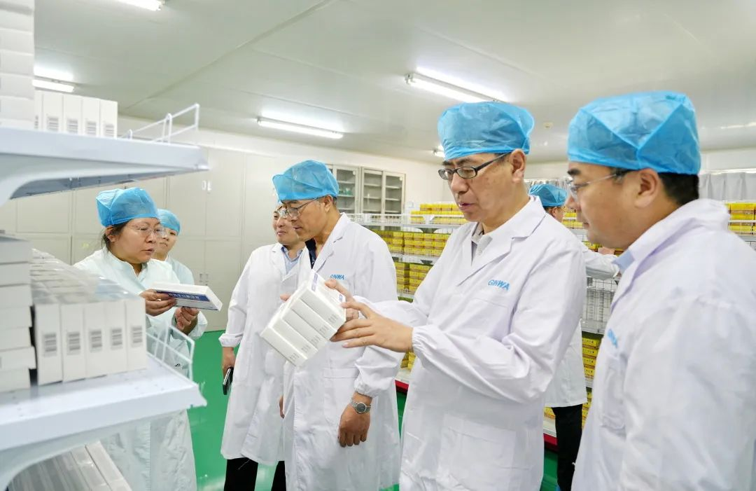 安徽古井贡酒集团总裁李培辉一行到访350vip8888新葡的京集团股份