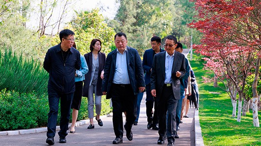 350vip8888新葡的京集团股份董事长邢雅江到访云南白药