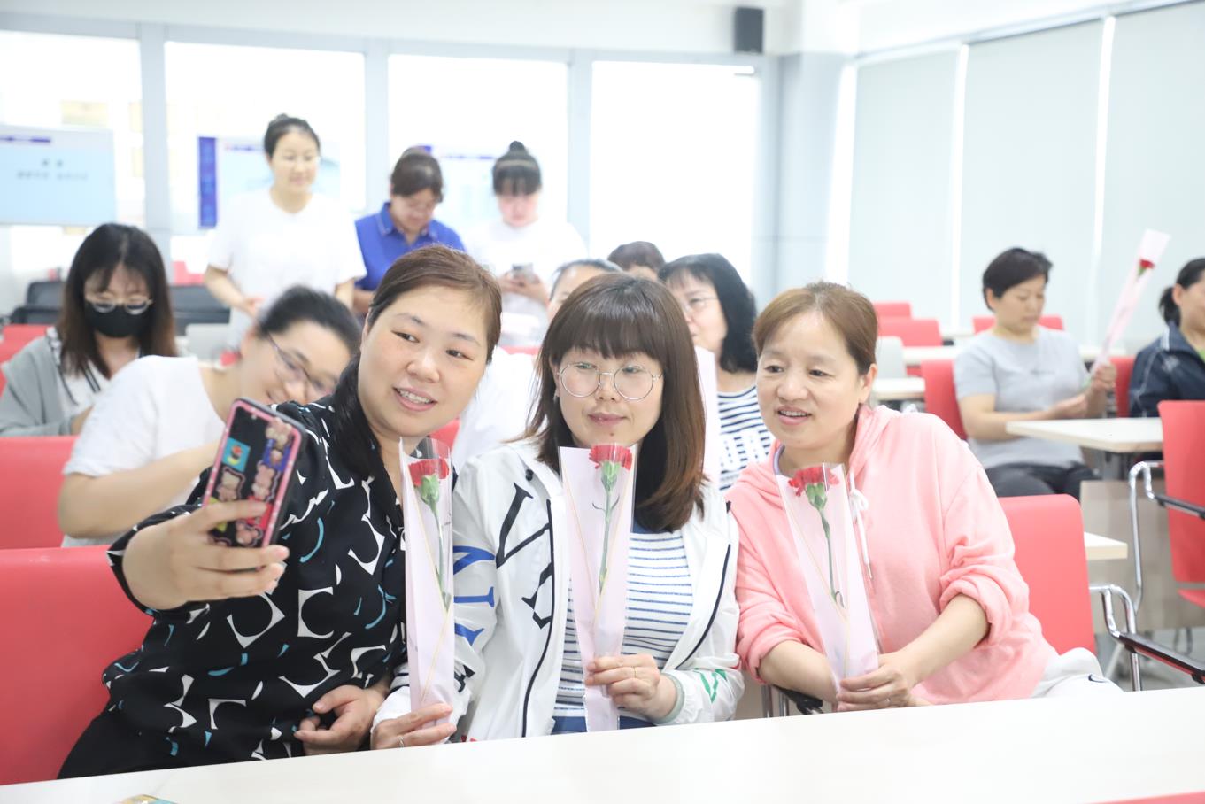 2022年350vip8888新葡的京集团股份母亲节观影活动