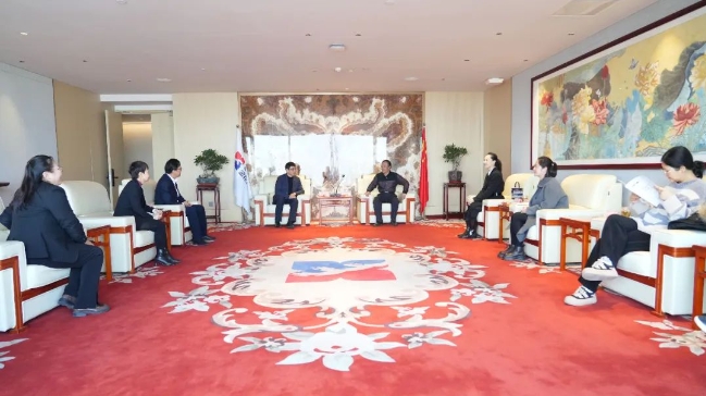 西安市财贸工会主任周华一行到访350vip8888新葡的京集团股份